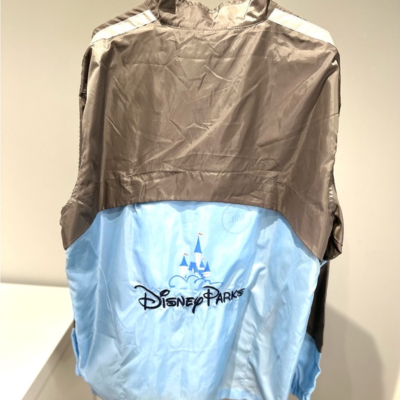Disney parks packable jacket/ windbreaker - Picture 4 of 7
